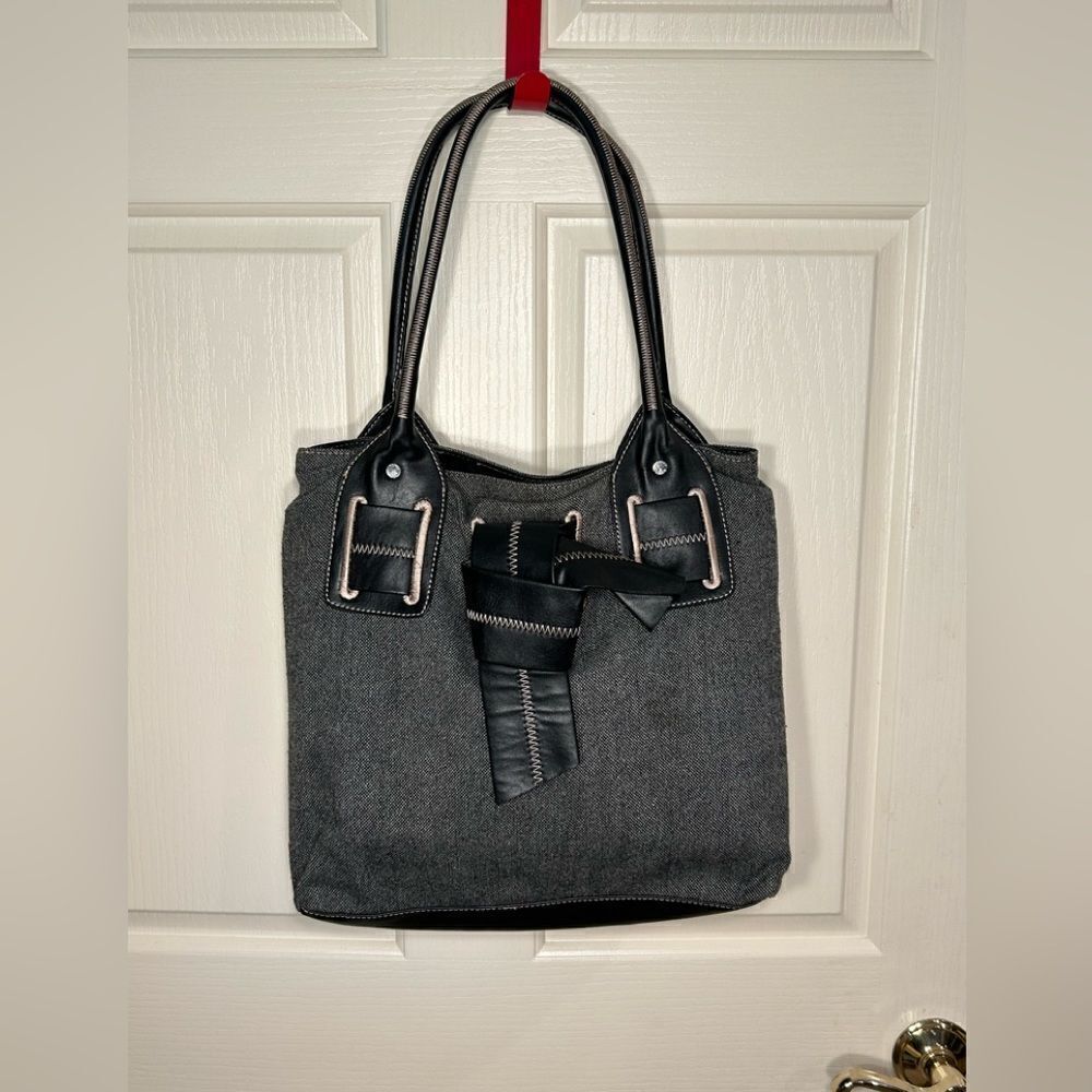 Tommy Hilfiger purse 